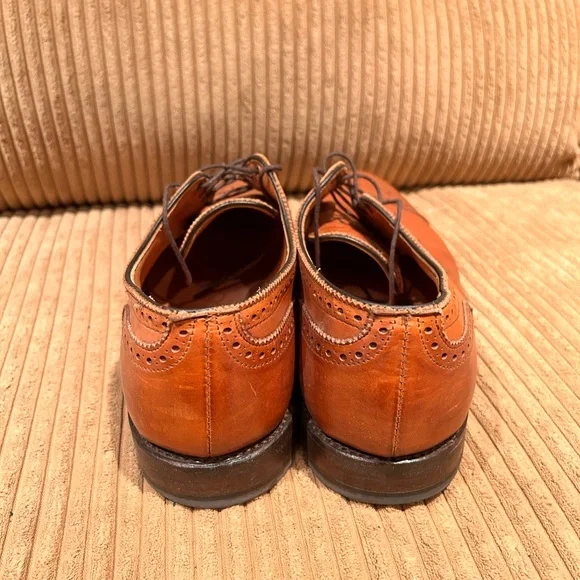 Like New Allen Edmonds Size 10. Like New Allen Edmonds Size 10 main image 3